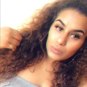 Meet your Posher, Natalie